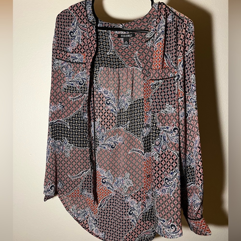 Roz & Ali Long Sleeve Button Up Blouse
